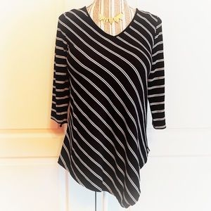 WHBM Asymmetrical 3/4 Sleeve V-Neck Tunic Size: S